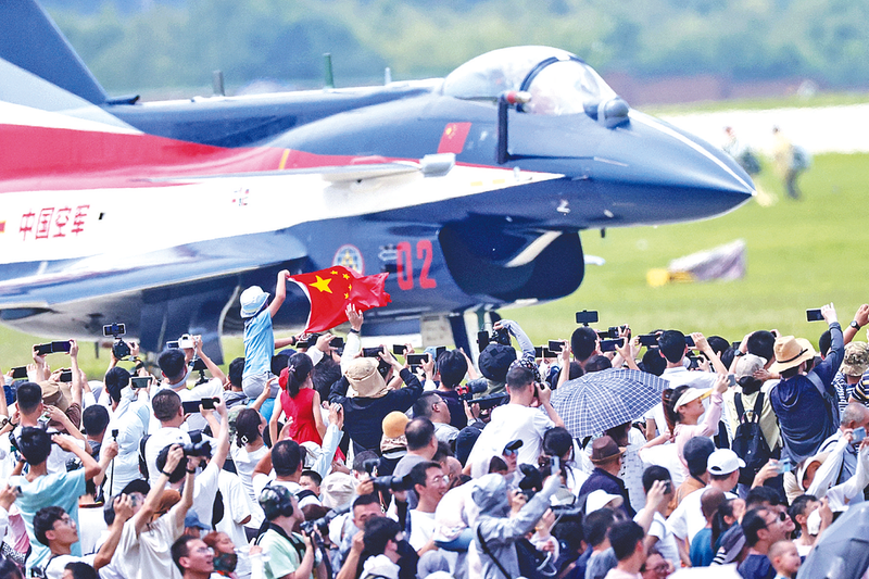 大鸡巴操AV在线长春航空展迎来首个公众日